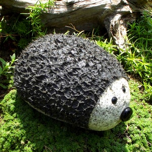 Granite hedgehog, stone decoration for the Gartdeco garden image 5