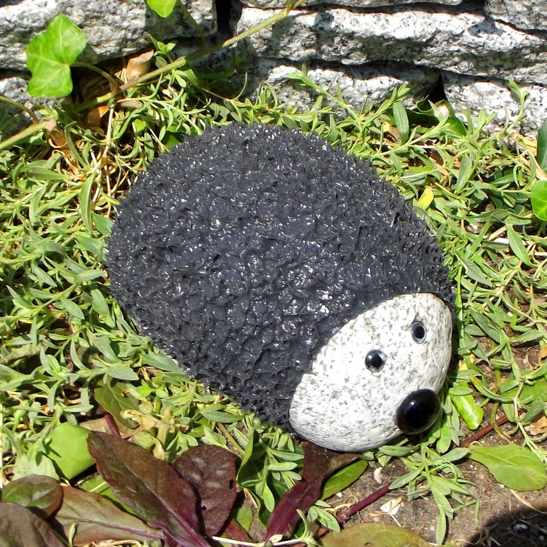 Granite hedgehog, stone decoration for the Gartdeco garden image 9