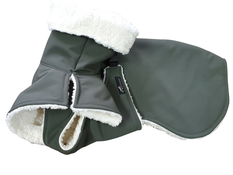 Whippet Mantel mit Bauchlatz, Softshell khaki, gefüttert mit Baumwoll-Teddyplüsch natur oder grau, 5 Größen Bild 7