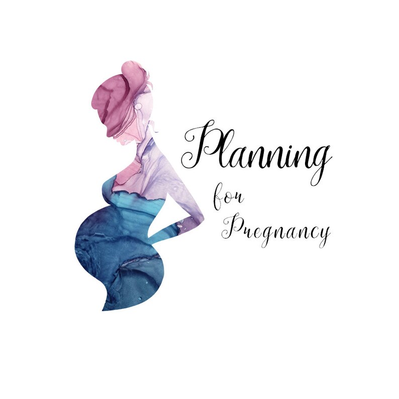 Puede incluir: Silueta de una persona embarazada con efecto acuarela en tonos azules y morados. El texto "Planning for Pregnancy" est&aacute; escrito en una elegante escritura en el lado derecho de la imagen, sobre un fondo blanco.