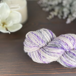 Hand Dyed Yarn, Bulky Yarn, Merino Wool Yarn, Manos Del Uruguay Serpentina, Purple Gray White Yarn, Serpentina Joan