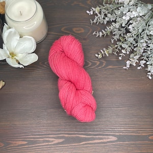 Hand Dyed Yarn, Worsted Yarn, Wool Yarn, Merino Wool, Manos Del Uruguay Yarn, Manos Del Uruguay Maxima, Pink Yarn, Coral Yarn, Maxima Coral