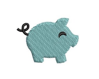 Pode incluir: Um porco bordado de cor azul claro com uma cauda enroscada e uma cara sorridente.