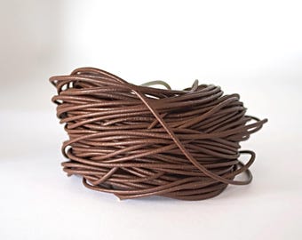 Cordón de cuero marrón auténtico, redondo de 1,5 mm y 2 mm para joyería, con diferentes longitudes.