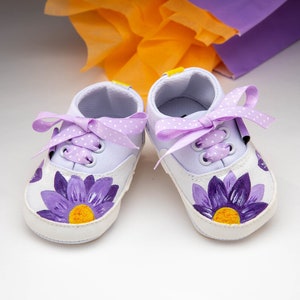 Handpainted Purple Daisy Baby Shoes, Infant Boy  Girl Shoes, Pregnancy, Baby Shower Unique Gift, Custom Baby, New Mom Grandma Gift, SoleBaby
