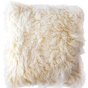 SHAGGY FLOKATI COUCH PILLOW