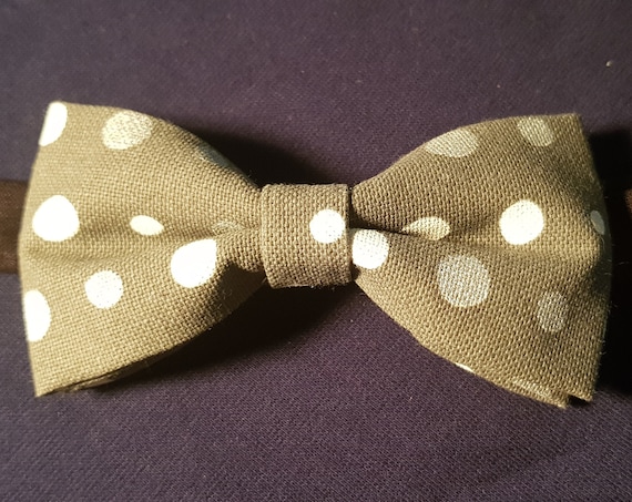 Fly, bow tie.