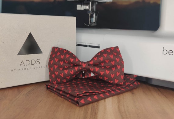 Bow tie and handkerchief set bow tie and handkerchief, red with hearts
