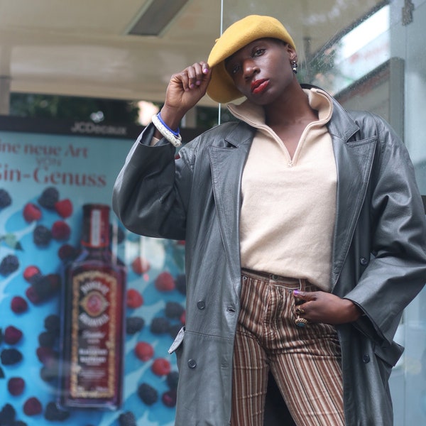 Striped  three quarter length pants in brown  Vintage  Summer flared trousers