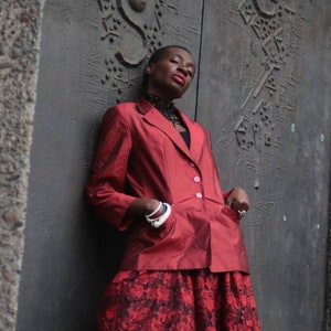 Vintage Marc Aurel Glamouröse rote Seide Blazer mit Taschen Größe