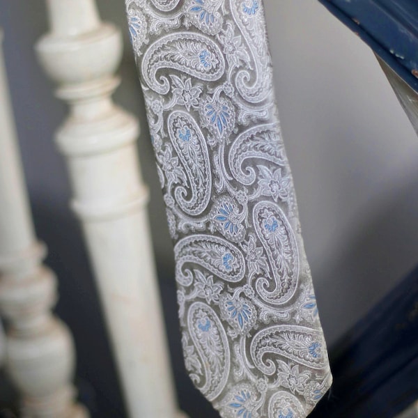 Vintage Valentino Silk Tie| Designer Paisley Print Silver tie| 90s Men's Tie