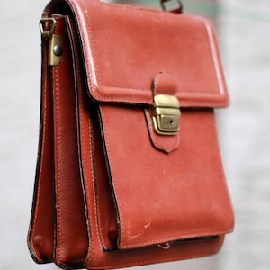 Bolso vintage de piel con asa superior / Bolso marrón sin correa hecho a mano de los años 70 / Bolso mini chic clásico de piel