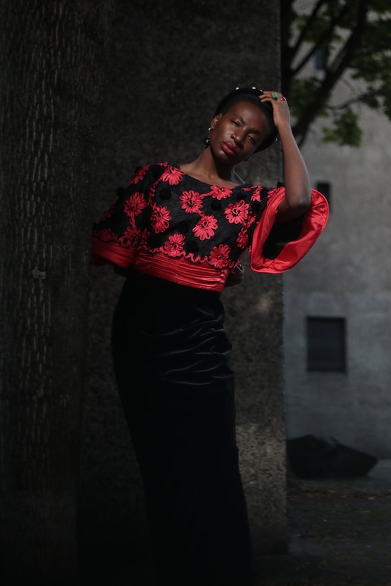 Robe de soirée rouge et noir sale
