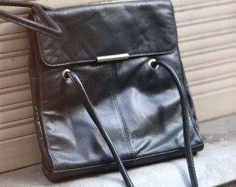 90s Black Leather Bag| Minimalist Shoulder bag with Silver-colored details| Classic office bag