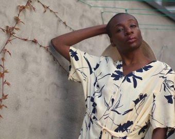 80s Floral Print Dress|Vintage Monochrome Design in cream and blue