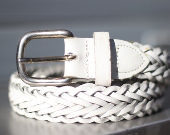 Vintage White Leather Belt| Women's Woven Minimalist Belt | 90s Classic Bohemian Accessory