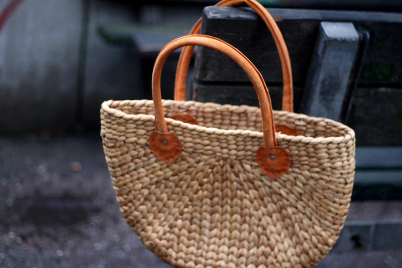 70s Woven Brown Basket Bag Vintage Raffia Rustic Chic Summer Handbag image 4