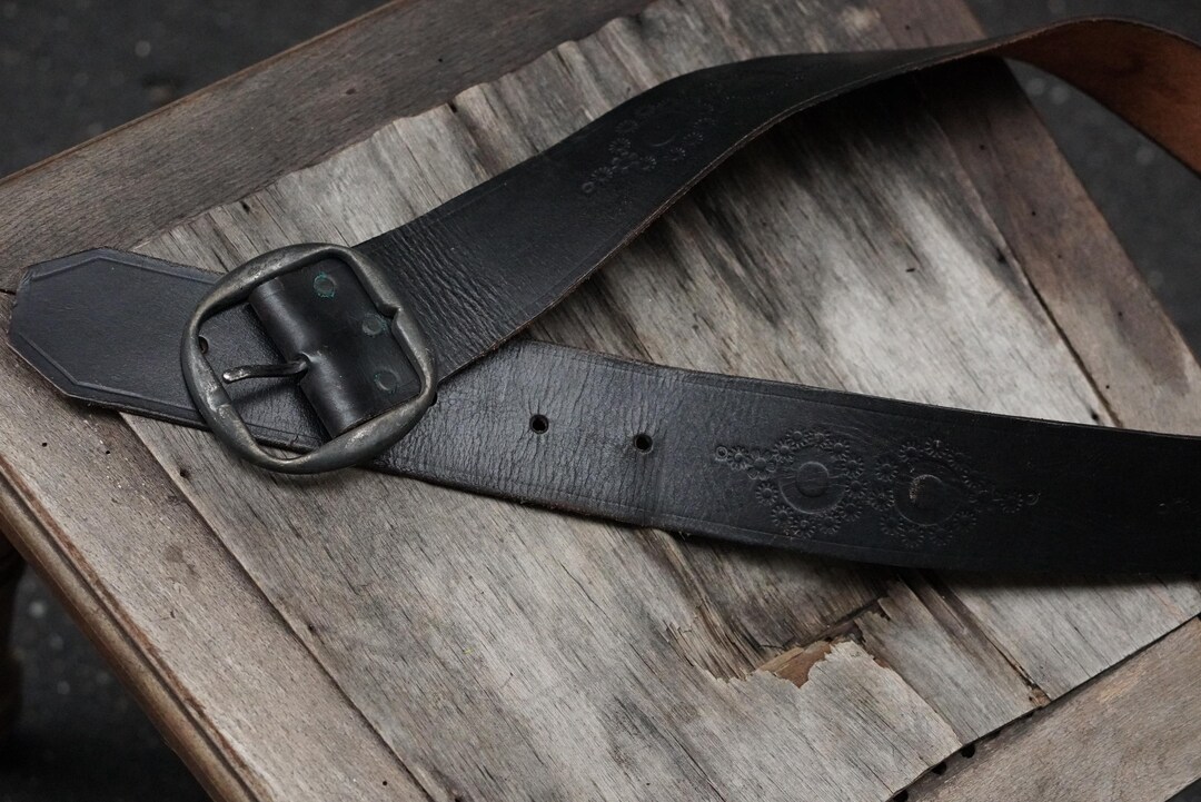 Vintage Black Leather Belt Embossed Floral Motif Antique  display picture 3