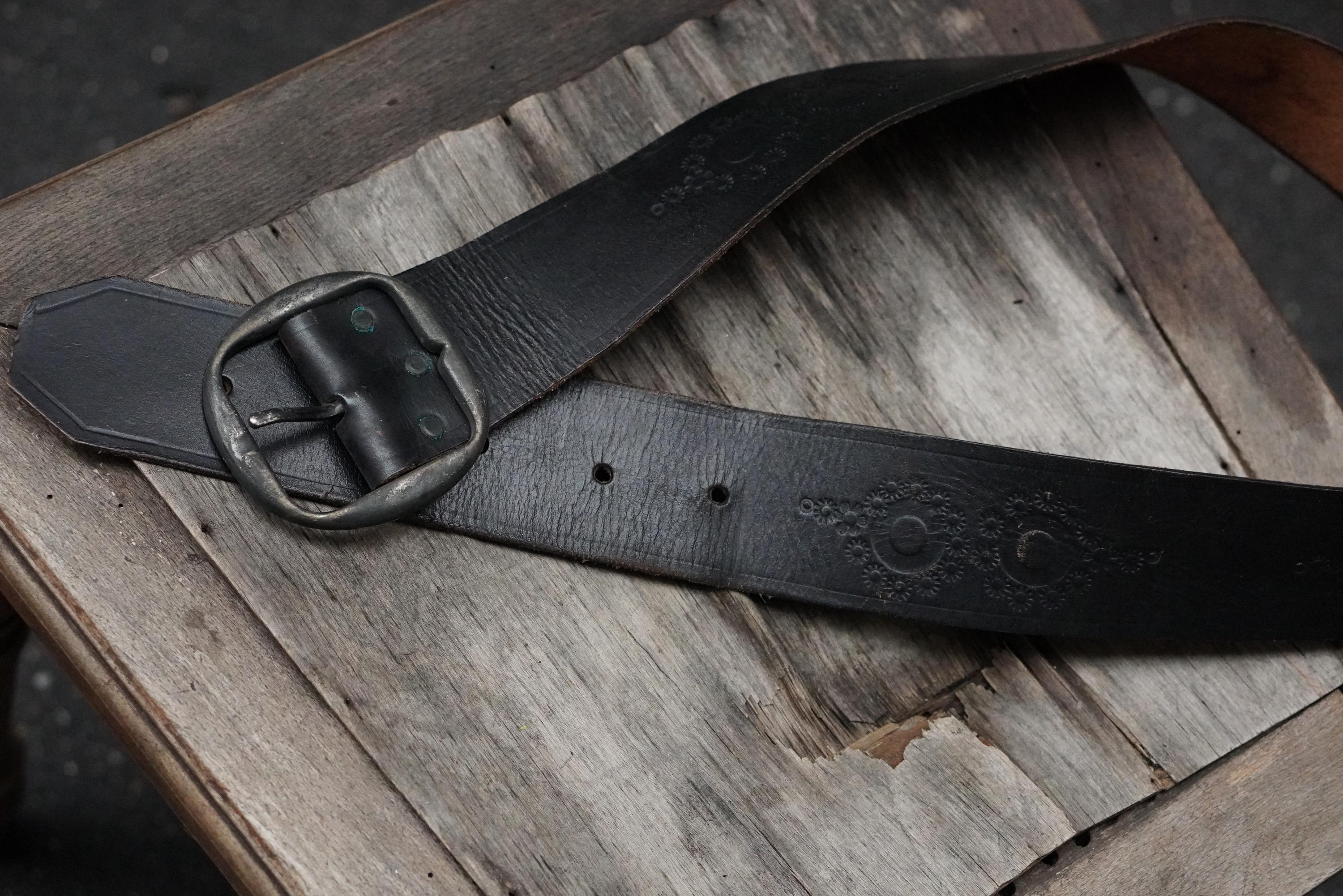 Vintage Black Leather Belt Embossed Floral Motif Antique  display picture 3