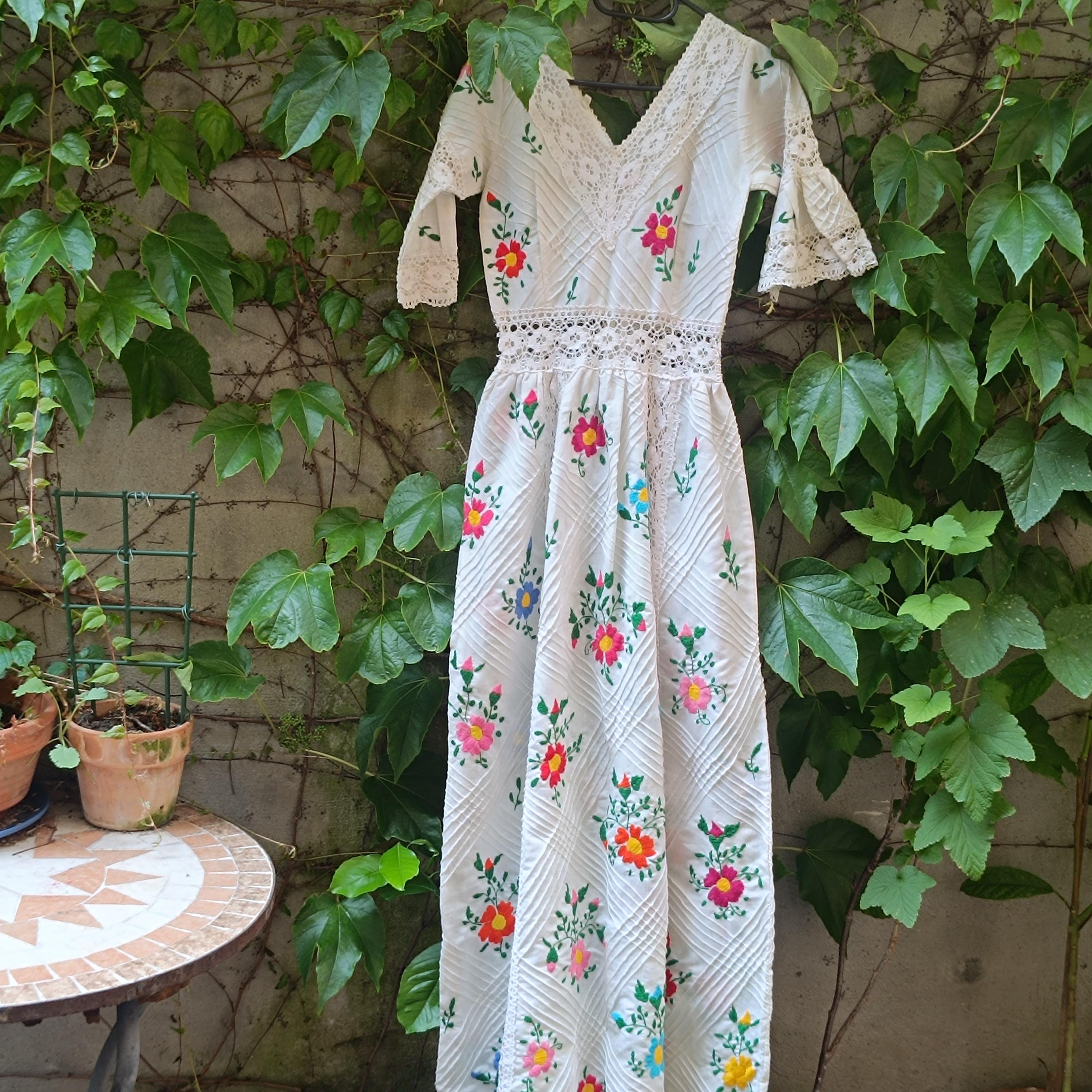 traditional mexican christmas dress Mexican Christmas Traditions: Festive vacation fun for all ages