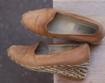 Vintage Caramel Leather Wedge Loafers: 90s Raffia Heel Slip-Ons