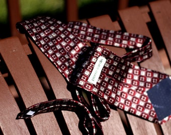 Cravate en soie Pierre Cardin vintage | Cravate de créateur pour hommes en rouge| Cravate de costume classique à imprimé floral