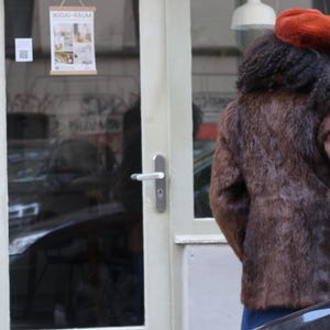 Vintage chokladbrun pälskappa: 70-tals parisisk glamourös ytterkläder bild 20