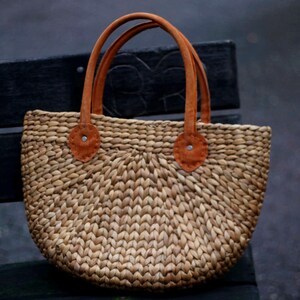 70s Woven Brown Basket Bag Vintage Raffia Rustic Chic Summer Handbag image 2