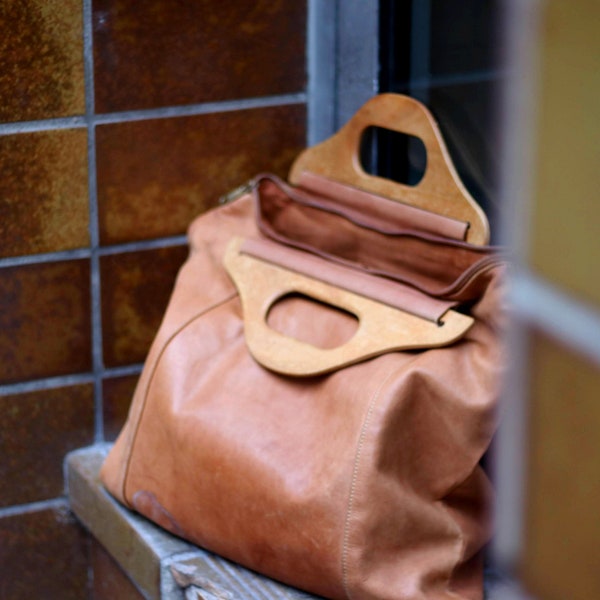 70s Top Handle Leather Bag| Vintage Women's Purse handbag with wooden handles