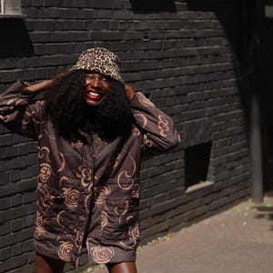 90s Swirly Print Brown Parka Jacket| Vintage  Women's Padded Coat| Cozy Women's Black Lightweight jacket |