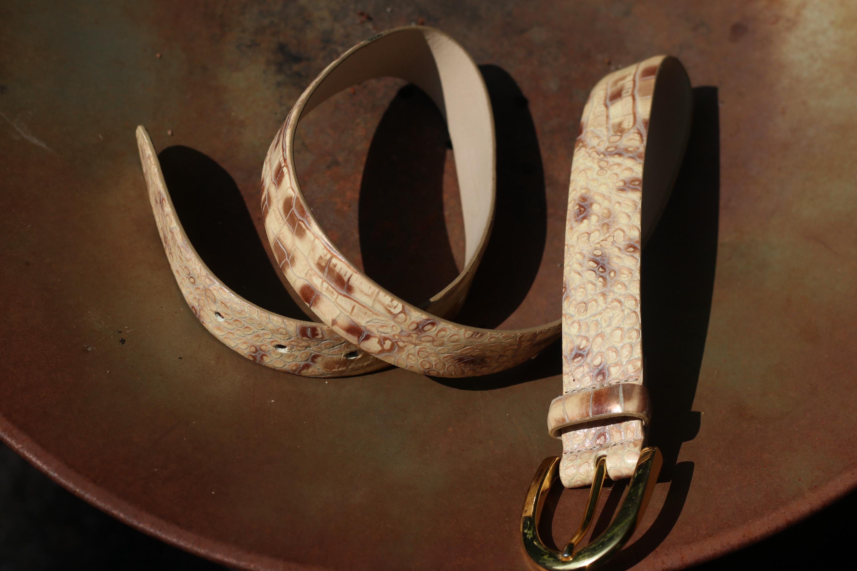 Vintage Womens Belt Genuine Leather Reptile Print Embossed Statement 35\