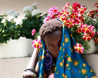 Vintage folkloristische sjaal| Latijns-geïnspireerde sjaal met blauwe en gele kwastjes| Maximalistische zomer gefranjerde Boho hoofddoek