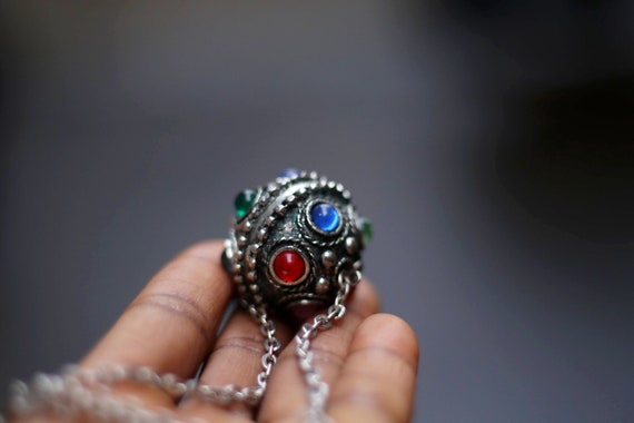 70s Silver-toned necklace with colored stones|  V… - image 5