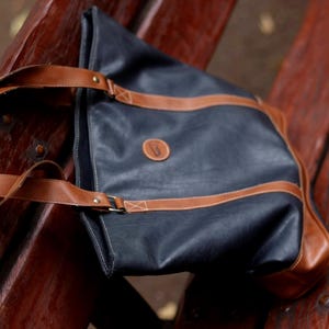 Vintage zweifarbige Ledertasche | 90er Jahre Schwarz Braune Oversized Tasche | Minimalistische Damen Arbeit Umhängetasche