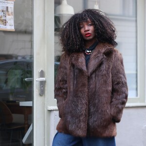 Vintage chokladbrun pälskappa: 70-tals parisisk glamourös ytterkläder bild 19