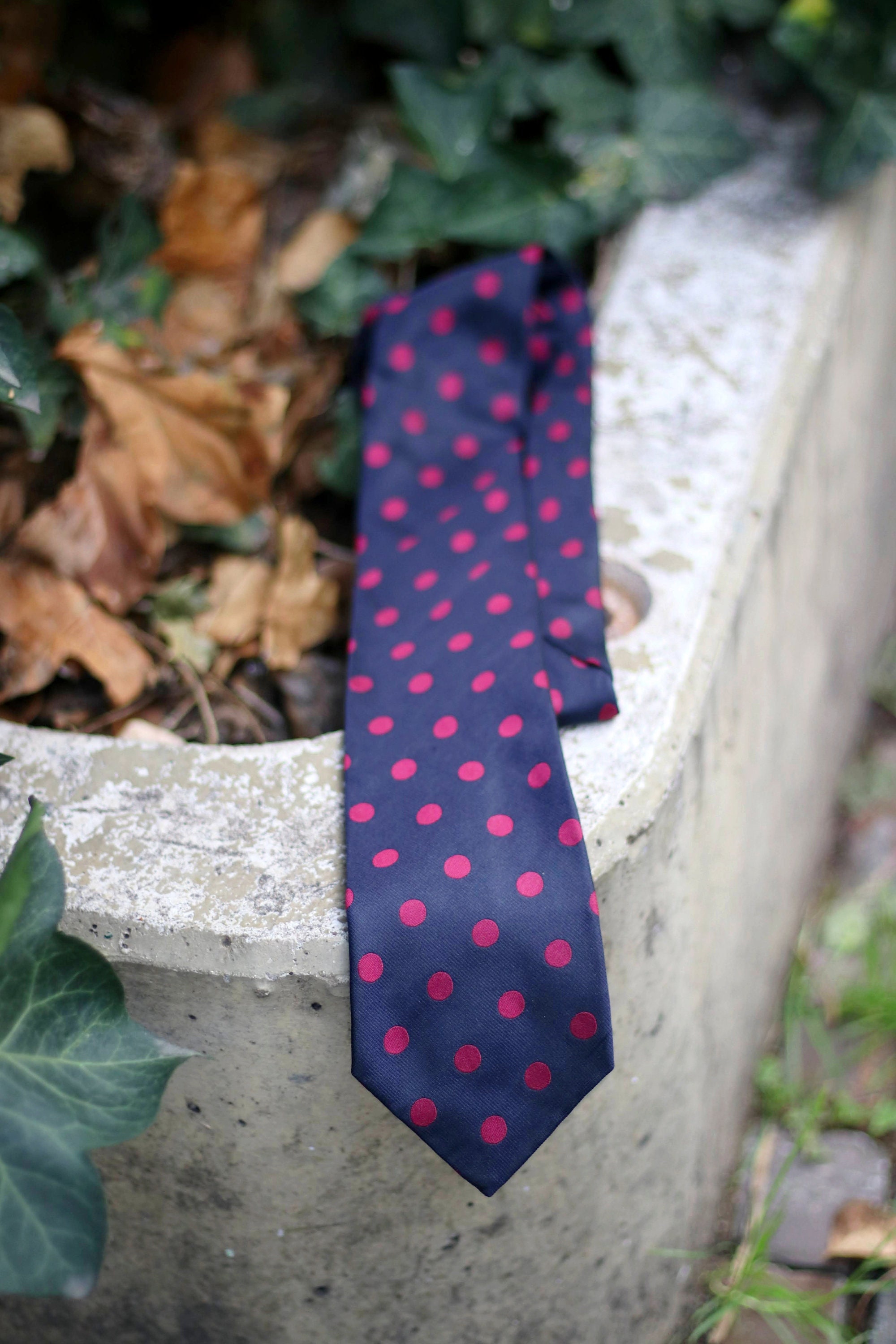Vintage polka dot navy blue, red, gray, neck tie belt with gold-colored buckle Escada Sport Vintage Twin Red Blue Thin Leather Straps Gold  main image 4