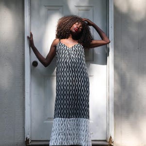 powder blue long dress US 10 / LIGHT size:Extra Small length:midi Featuring a flattering v Off The Shoulder Tie
