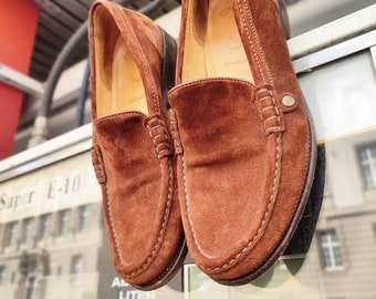 Vintage Camel loafers| 90s classic suede slip ins in brown| Minimalist Capsule Wardrobe flats | Brown leather Moccasins