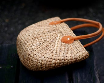 70s Woven Brown Basket Bag |Vintage Raffia Rustic Chic Summer Handbag