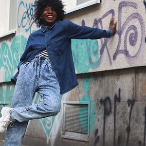 80s High-waisted Jeans| Vintage Blue Paperbag Denim| Women's Stonewashed Retro Jeans| Slouchy Fit, Flattering Waistline Pants