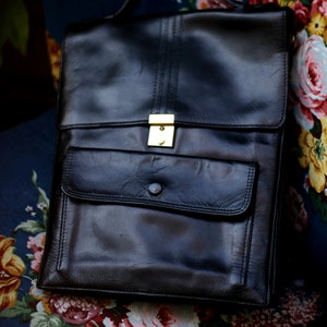 70s Black Top Handle Bag Vintage retro leather old school design Women's Minimalist Capsule wardrobe bag image 4