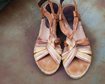 Vintage Braun gewebte Sommer Keile | Y2K Retro Open Toe Espadrilles - Größe 39