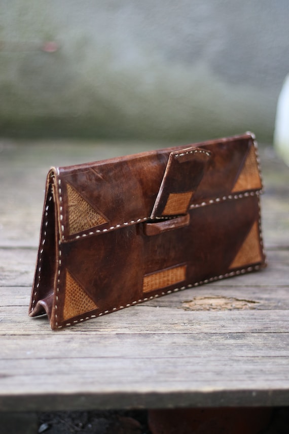 70s handmade Clutch| Vintage brown leather compac… - image 1