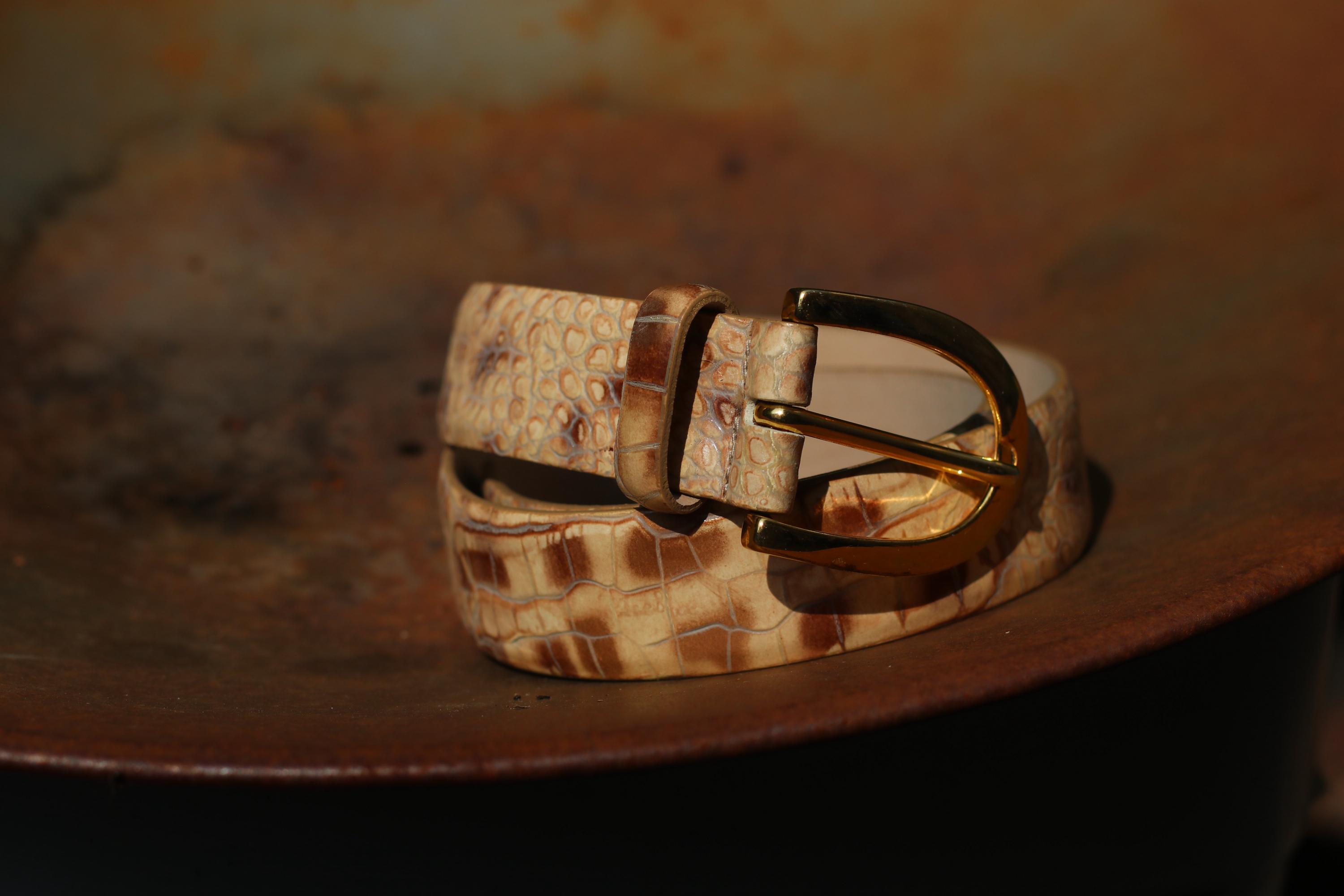 Vintage Womens Belt Genuine Leather Reptile Print Embossed Statement 35\