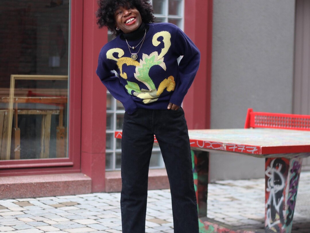 【archive】90s sullen navy V neck Knit Hammer 90s Fit V-Neck Sweater | Navy – California Arts