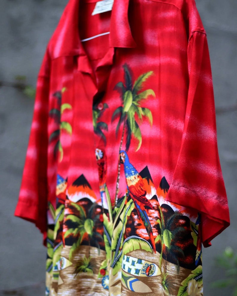 Vintage Muaro Gesandro Hawaiian Shirt Unisex red short sleeved shirt with tropical print image 2