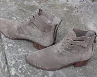 Volatile Suede Ankle Boots; Vintage Taupe Woven Cutout Heel Zipper Western Booties US 6.5