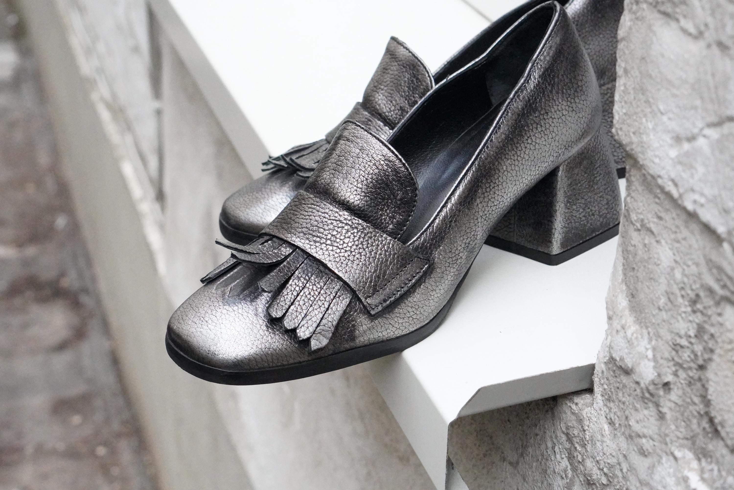 Vintage Phillip Hardy Paris Metallic Leather Loafers Women's Fringe…