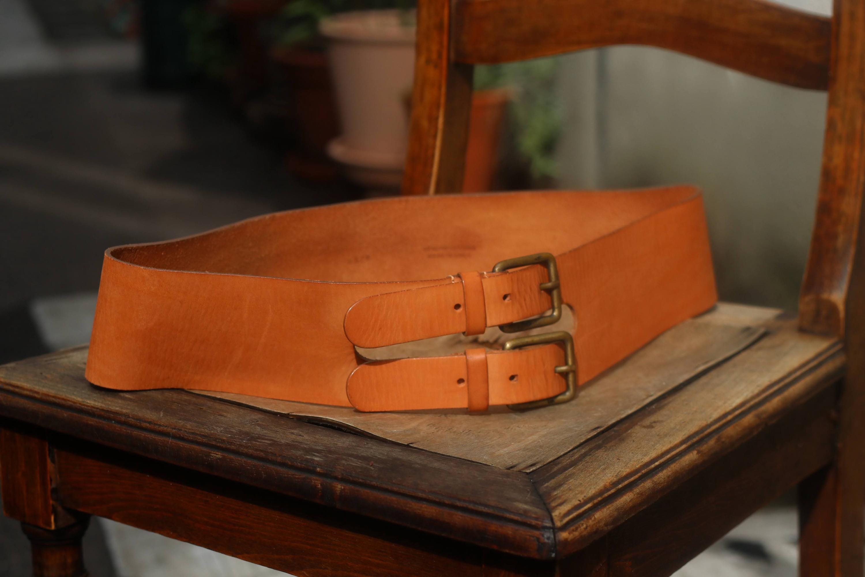Vintage Italian Leather Cinch Belt: Wide Tan Double Buckle  display picture 3