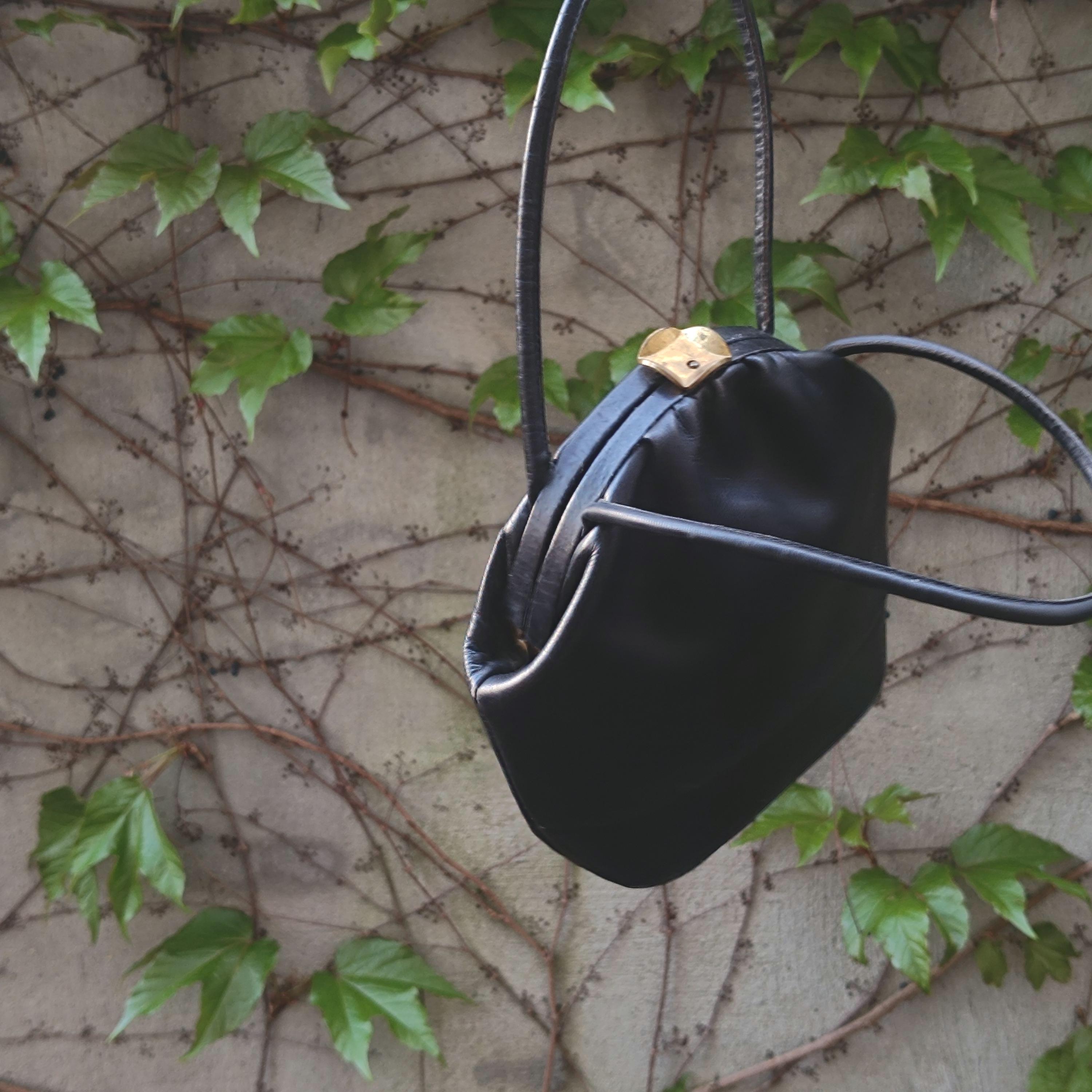 Vintage 1950s Leather Purse | Retro Gold Kiss-lock Handbag